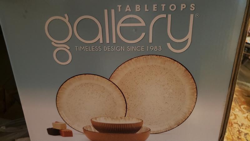 16 piece textured design tableware
