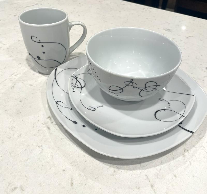 Elegant Dinnerware Set!