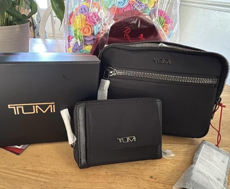 Tumi belt bag .
