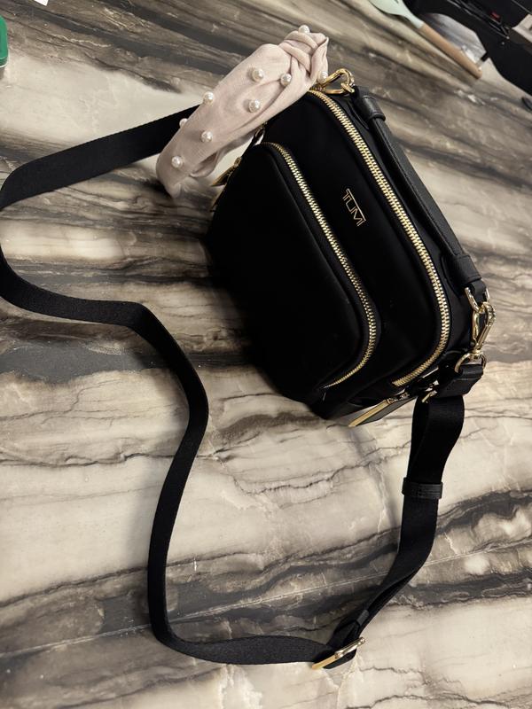 Customer photo for "#1 Crossbody you MUST have!!! ⭐️⭐️⭐️⭐️⭐️"