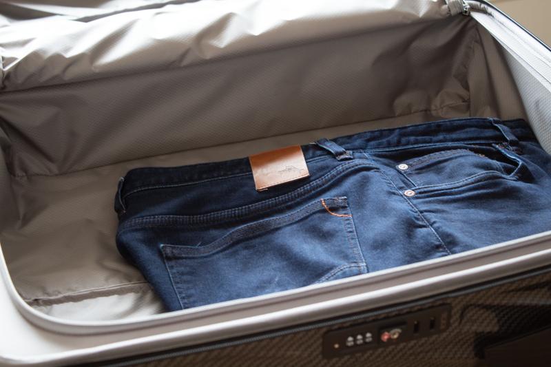Customer photo for "Sleek, spacious and smooth-gliding packing case"