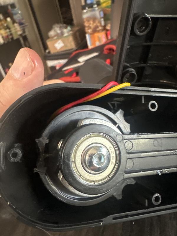 Support parts for internal vibrating arm.