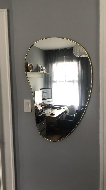 Perfect mirror to reflect light from in a small space