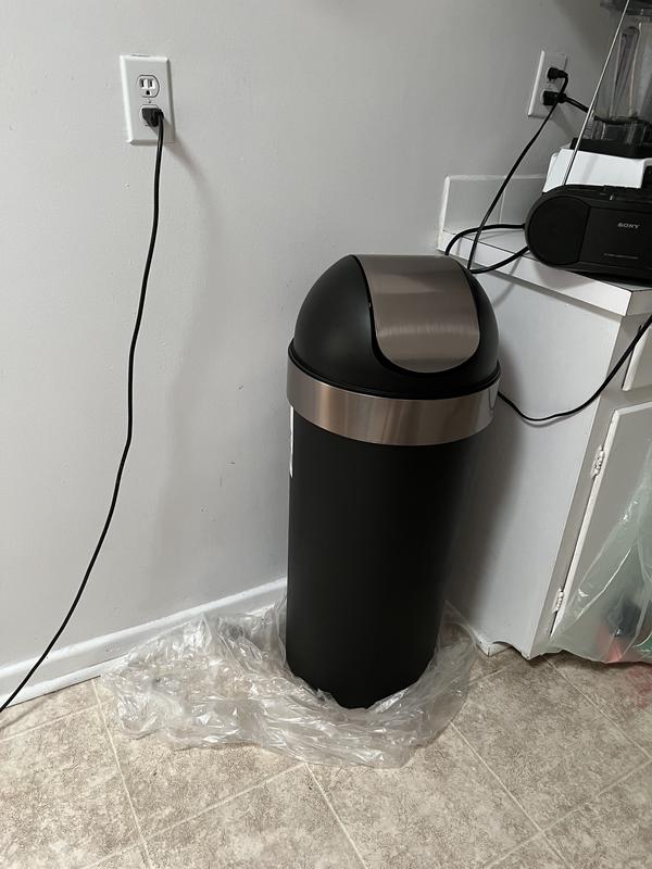 Venti Trash Can - Large, Easy-to-Use Garbage Can | Umbra