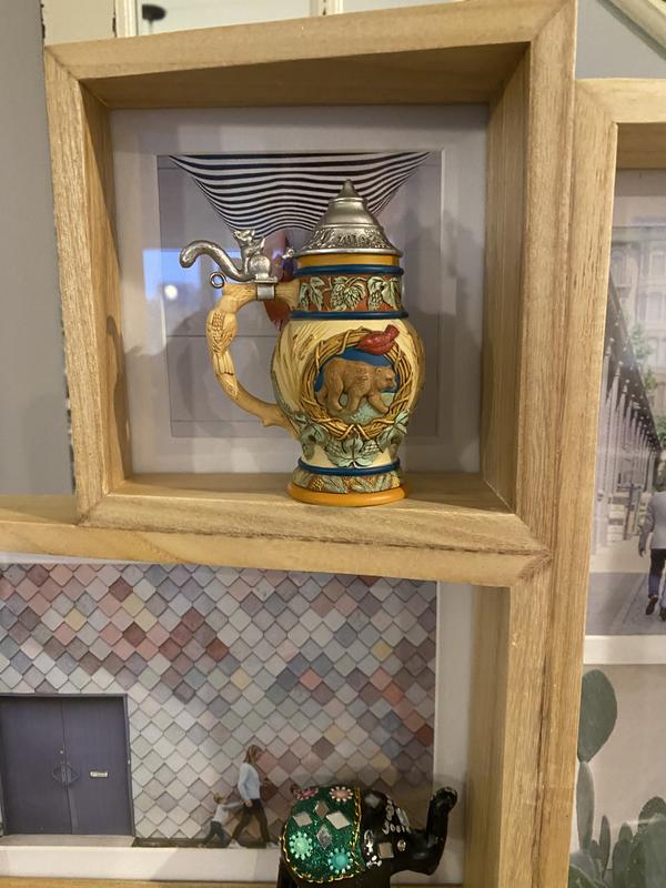 Item in smaller frame.  Not as much space.