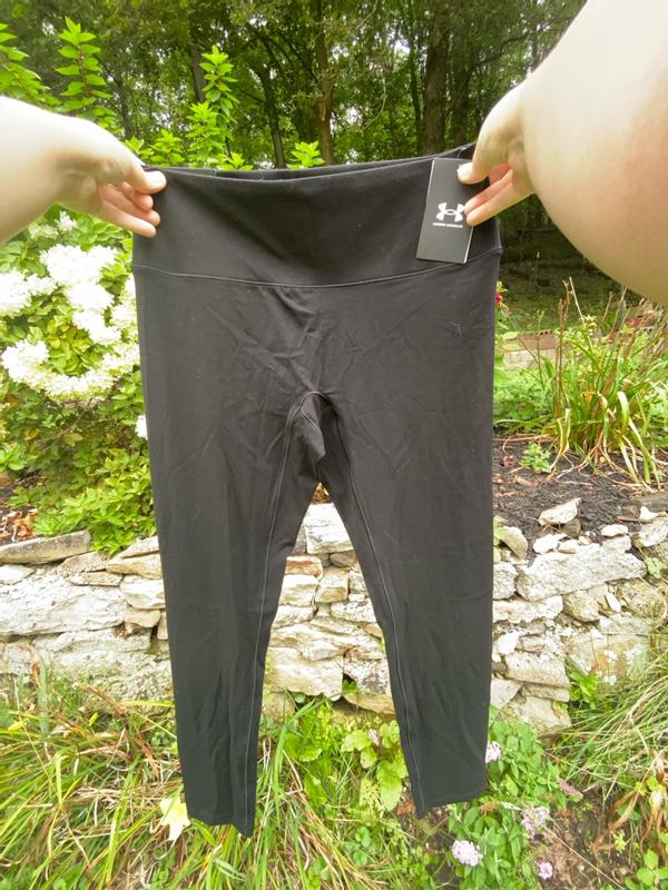 Customer photo for "A form fitting legging. I definitely recommend sizing up."