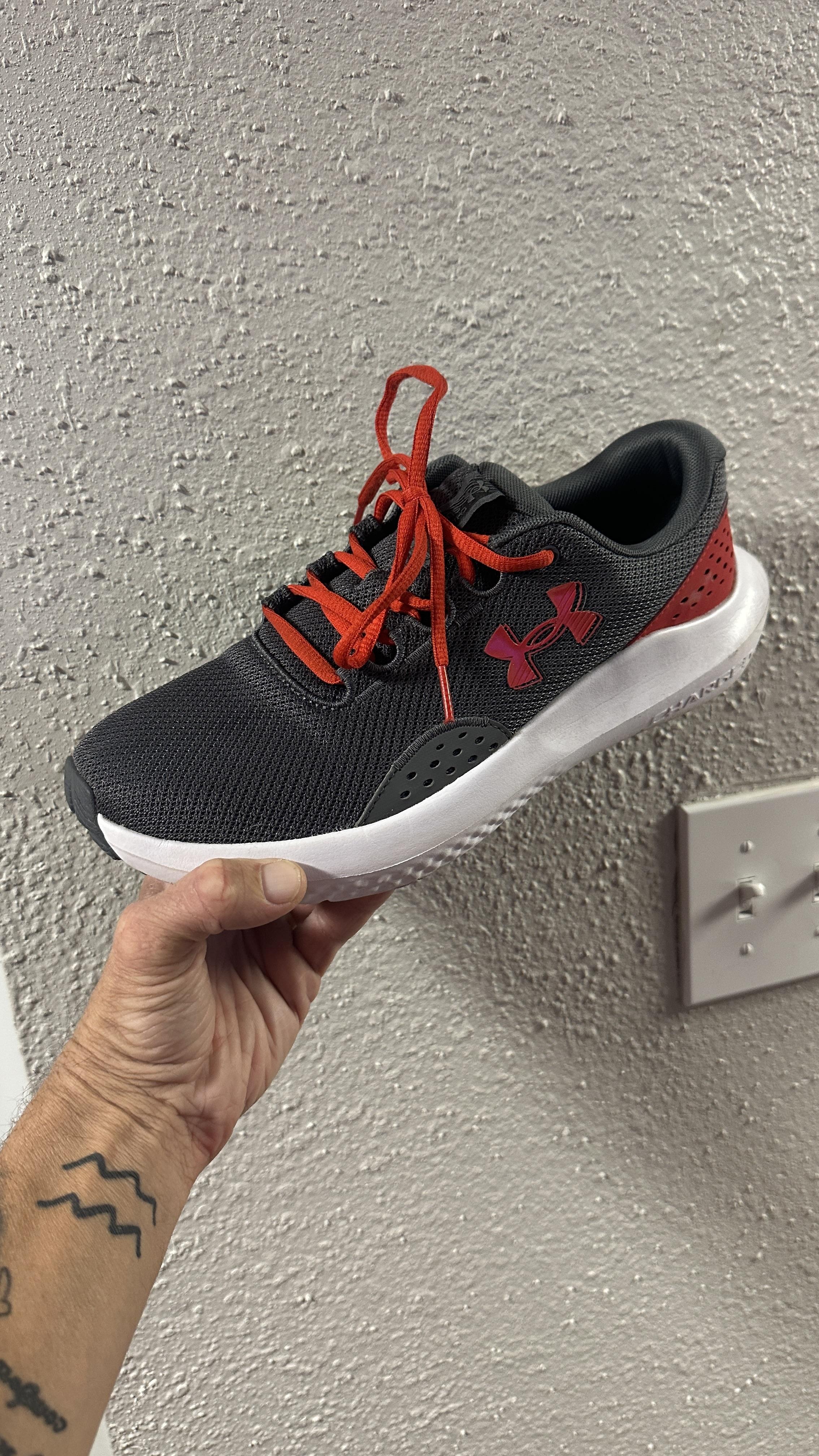 UA Surge 4 Wide (4E) Men