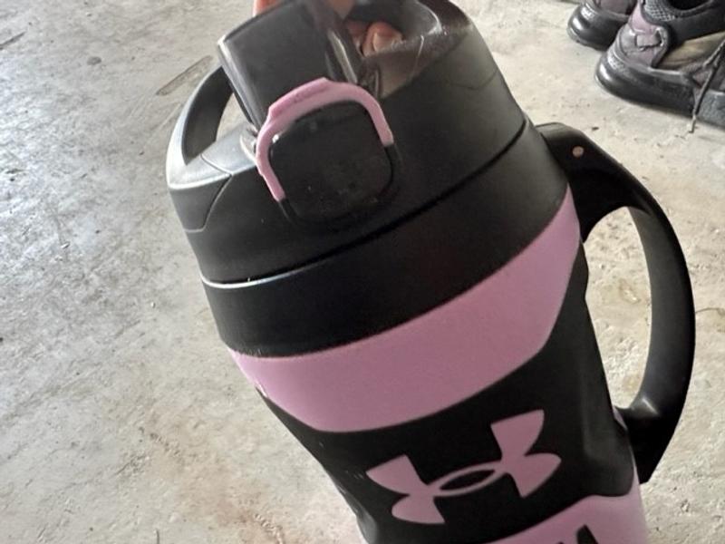 Under Armour Thermos 64 oz Water Bottle Jug Canteen Thermos Fence Hanger  PINK