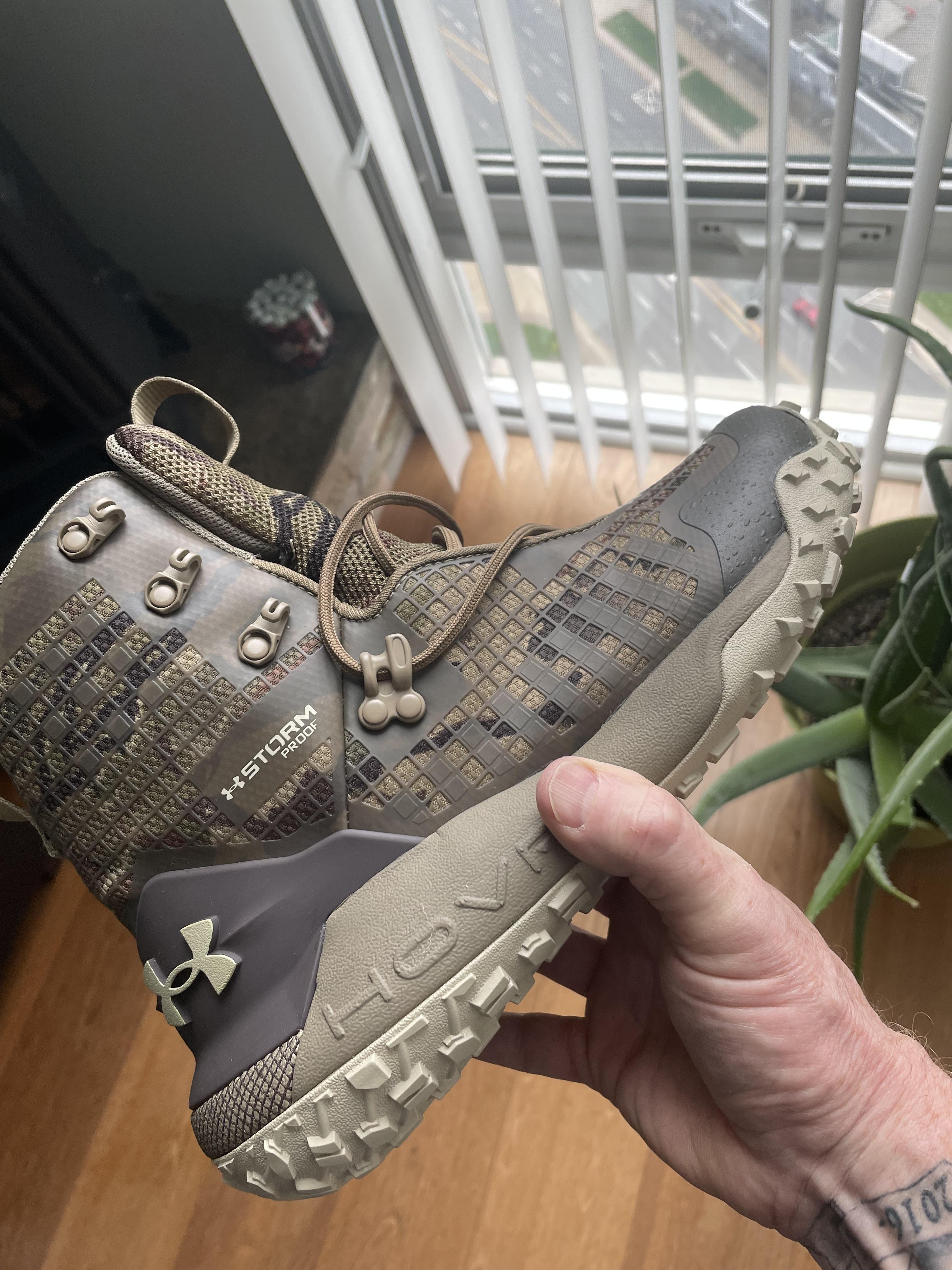 UA HOVR™ Dawn Waterproof 2.0 | Under Armour