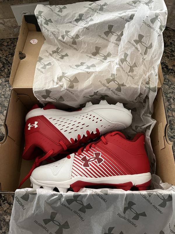 Under armour best sale baseball cleats review