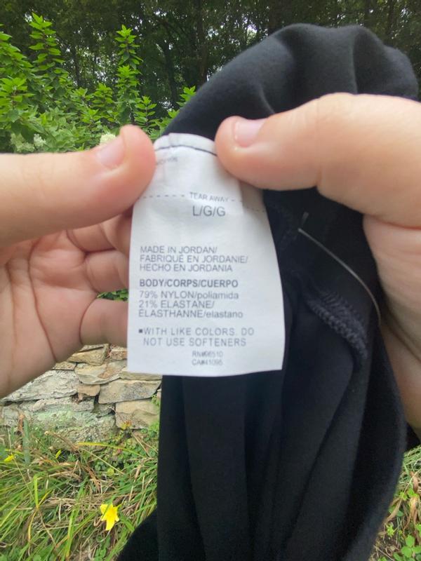 Customer photo for "A form fitting legging. I definitely recommend sizing up."