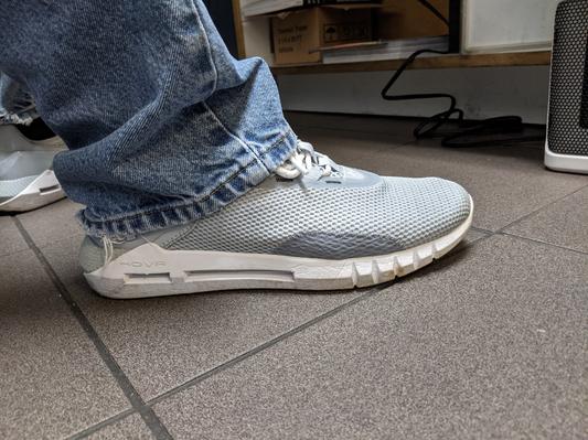 under armour men's hovr strt sneaker