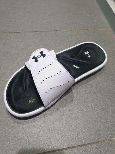 The 3D foam on the Big toe area is deformed (I brought this 3 months ago)