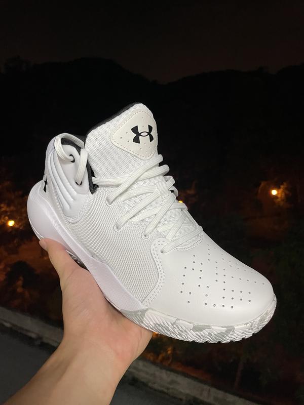 Ua jet mid on sale basketball shoes review