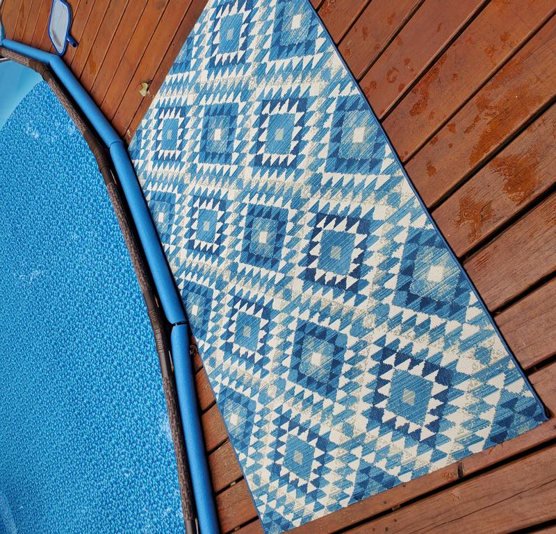 Bayshore Home Geo Outdoor GEO01 4' x 6' Area Rug - Macy's