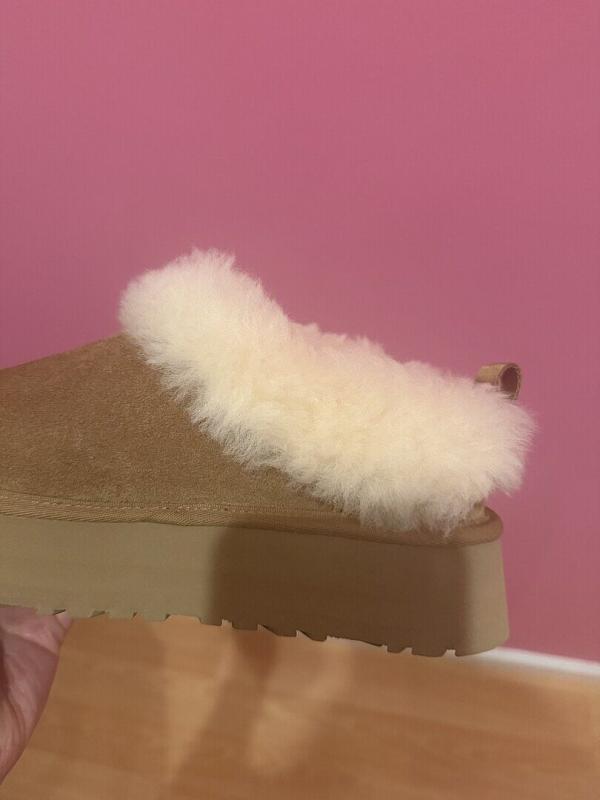 Customer photo for "Fur looks flattened and not like the photos"