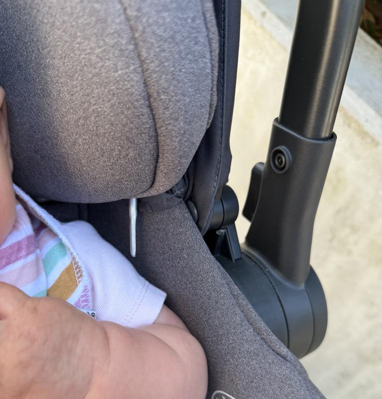 Customer photo for "Already broken after 4 months"