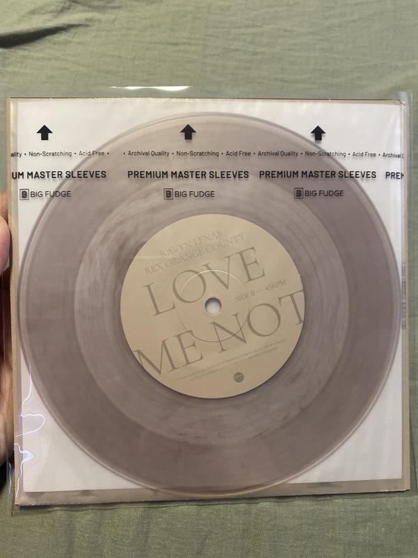 Ravyn Lenae - Love Me Not UO Exclusive 7-Inch Single | Urban