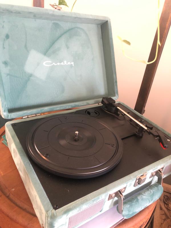Crosley UO Exclusive Quiet Jungle Velvet Cruiser Bluetooth Crosley UO Exclusive Quiet Jungle Velvet Cruiser Bluetooth