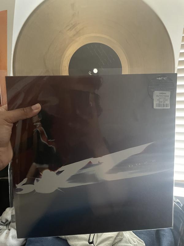 NIKI – Buzz UO Exclusive LP