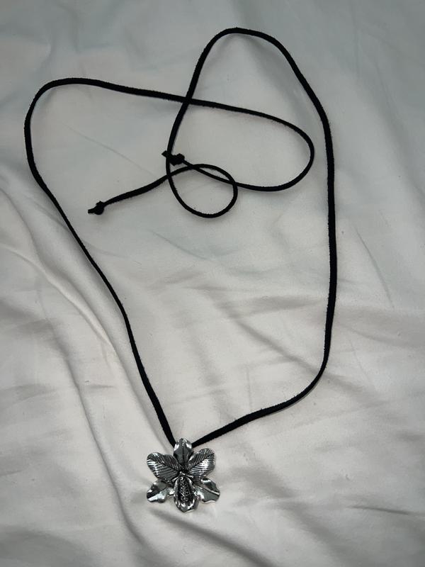 Velvet Luna Lily Suede Choker Necklace