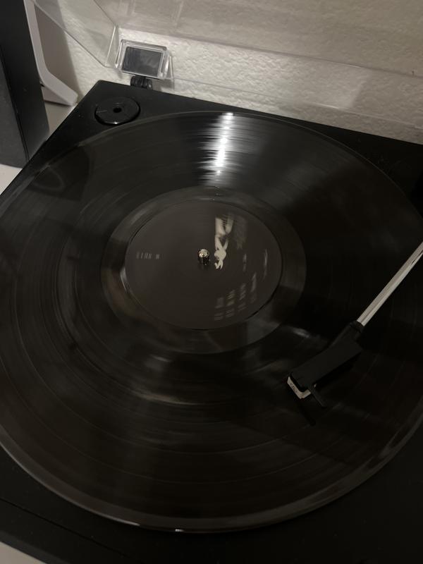 NIKI – Buzz UO Exclusive LP