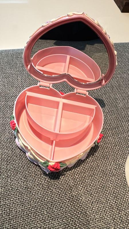 Pretty Shitty Cakes UO Exclusive Frosted Heart Shape Jewelry Box