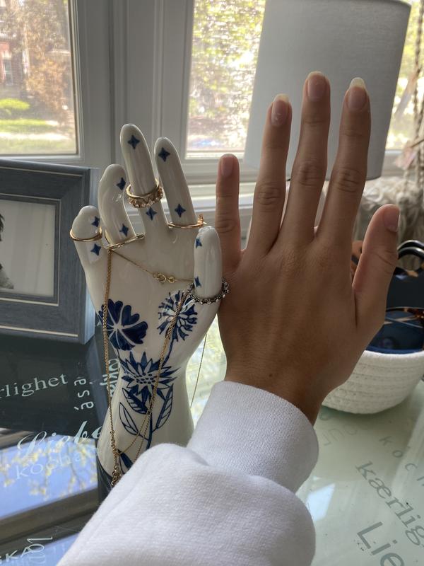 Urban Outfitters Diana Hand リングホルダー Diana Ring Holder | Urban Outfitters