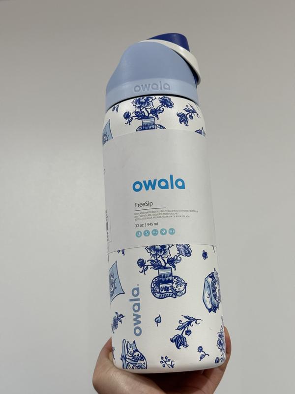 Owala UO Exclusive Delft Cat Print FreeSip 32 oz Water Bottle