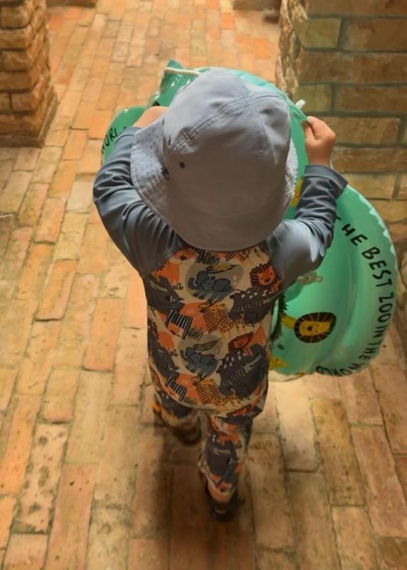 Review Thumbnail Image 0 275369380