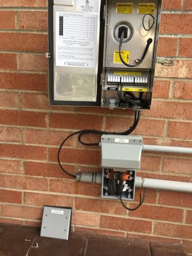 Clamp-Connect 300W 12V/15V Low Voltage Transformer | VOLT® Lighting