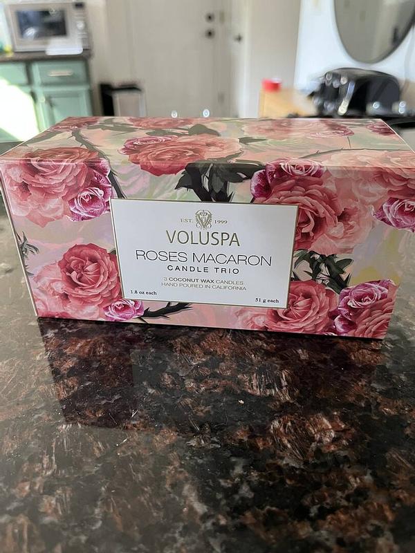 Customer photo for "Stunning look and scent"