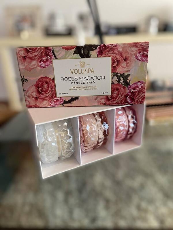 Customer photo for "Rose Macarons 💐"