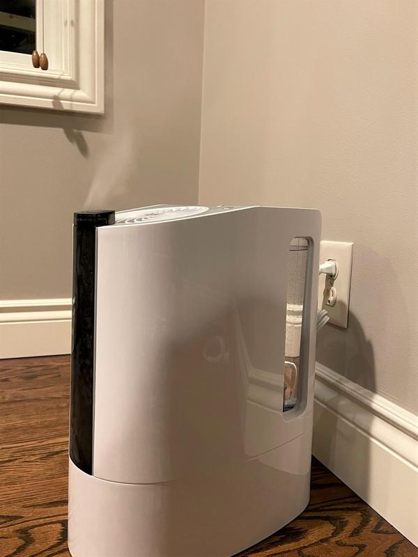 Vornado Ultrasonic Vortex Humidifier in White Bed Bath and Beyond Canada