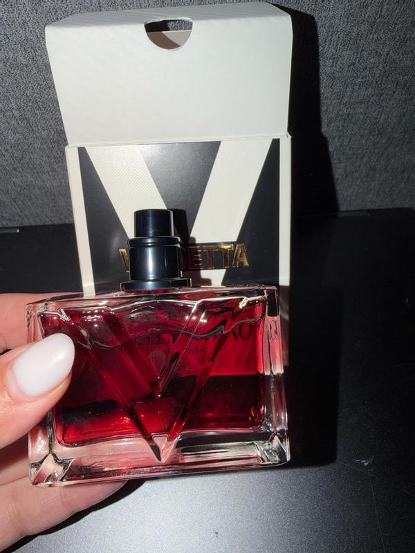 Customer photo for "Warm amber that lasts"