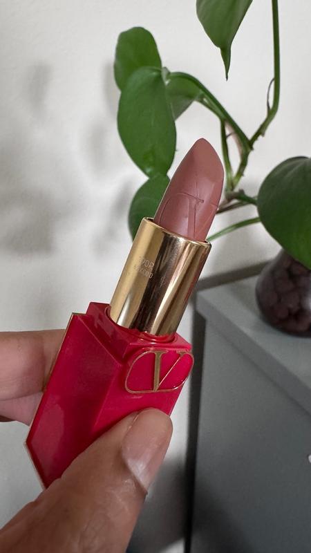 Customer photo for "Nude lipstick"
