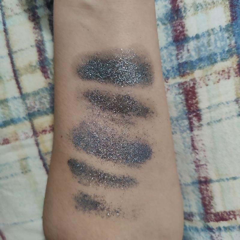 Customer photo for "Valentino Dreamdust Glitter Eyeshadow"