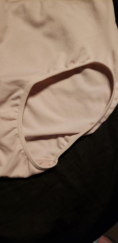 No pinch around your legs elastic.