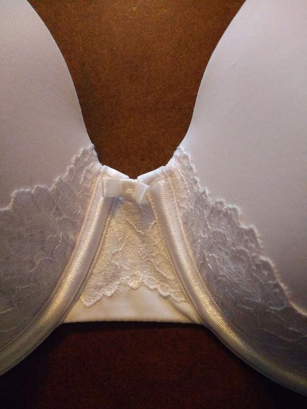 I love the pretty lace details.