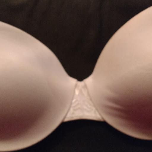 I love the pretty lace inset detail.