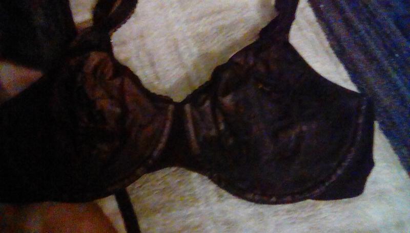 What a gorgeous lace bra!!