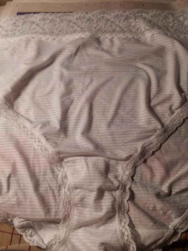 Flattering lace Hi-Cut