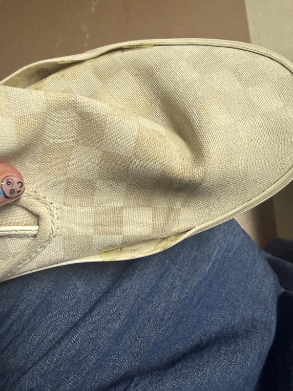 Customer photo for "Love the shoe hate the quality"