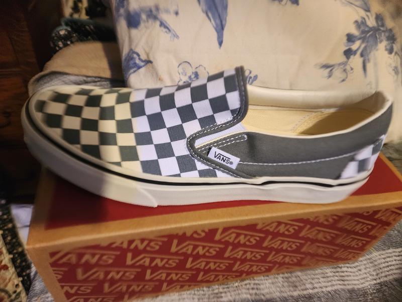 Customer photo for "Not the color at all"