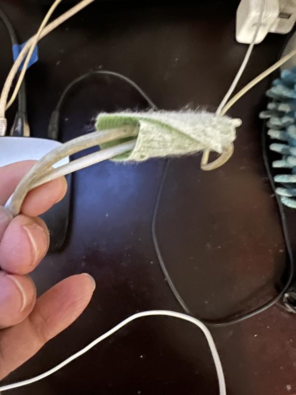 Keeping wires together