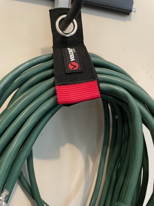 VELCRO Brand Black Easy-hang Extension Cord Strap 1/2in X 10in (2