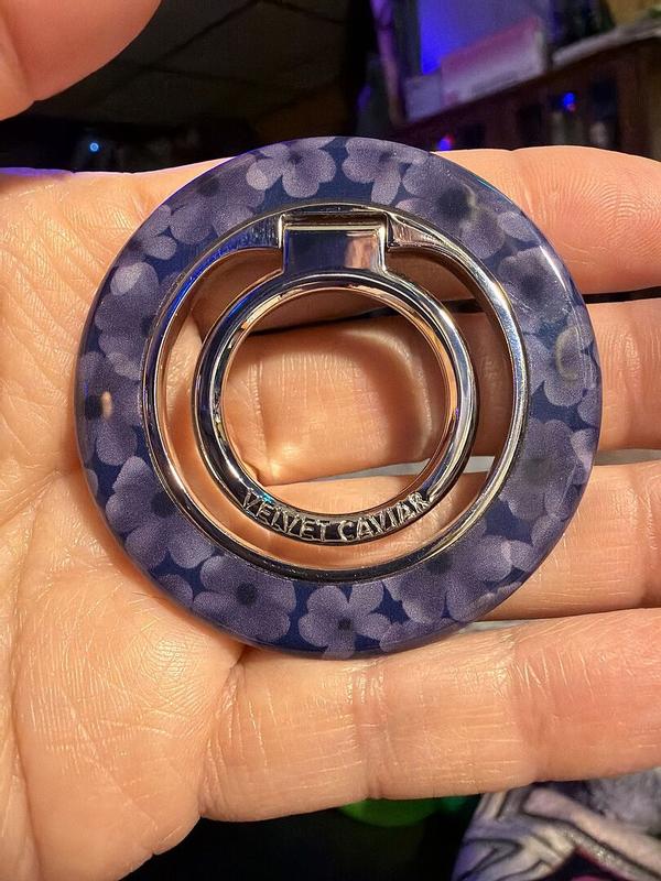 Customer carousel item 6.