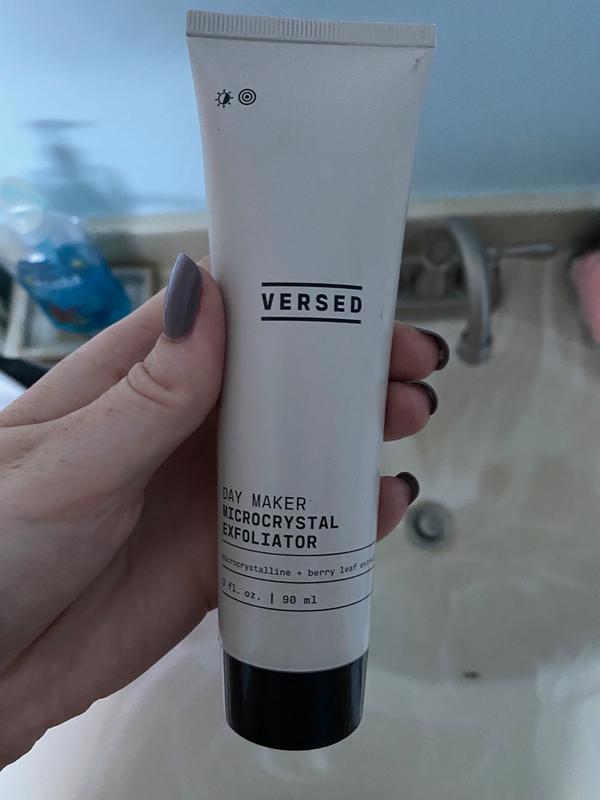 versed day maker microcrystal exfoliation