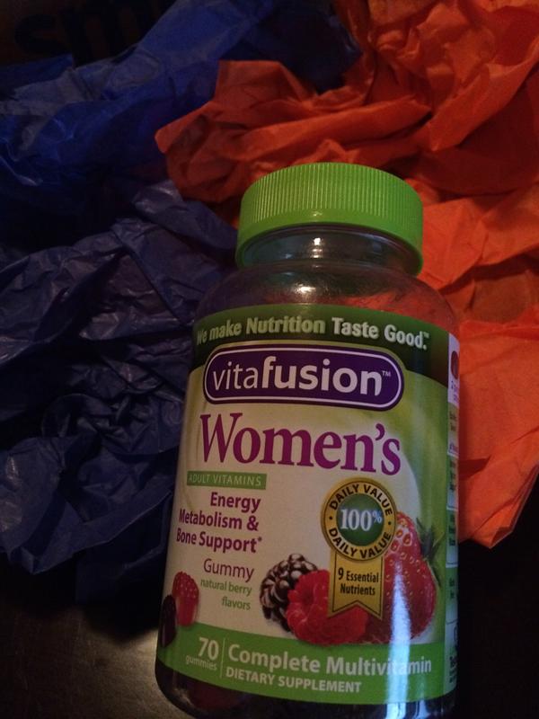 Vitafusion Womens Multivitamin Gummies, Berry Flavored Daily Vitamins for  Women With Vitamins A, C, D, E, B-6 and B-12, America's Number 1 Gummy