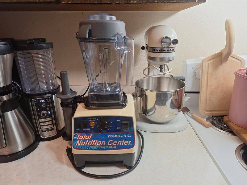 Vintage TNC With 48 Ounce Container.